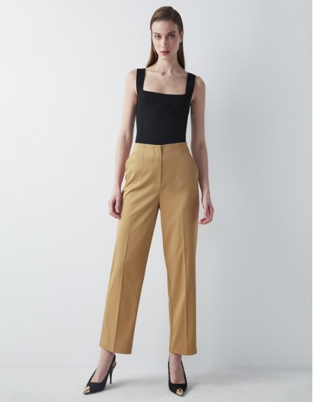 Beige Carrot Fit Pocket Detailed Trousers