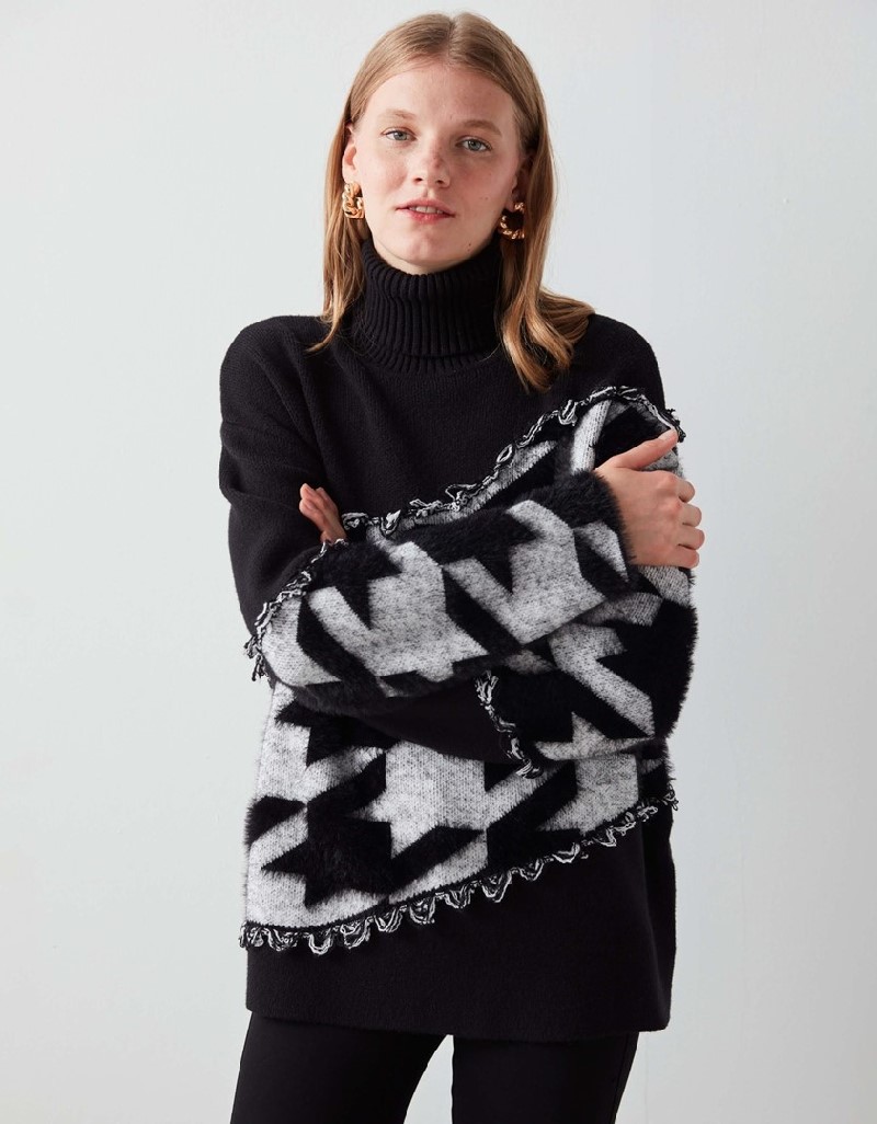 Black Crowbar Pattern Knitwear