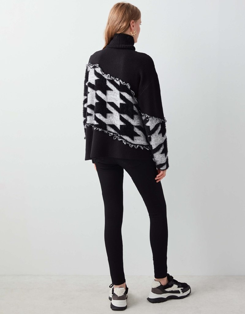 Black Crowbar Pattern Knitwear