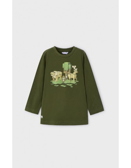 Khaki t-shirt nature