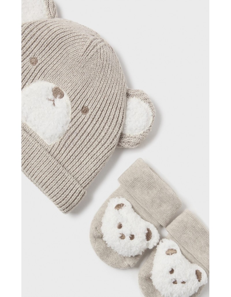 Beige Hat and sock set