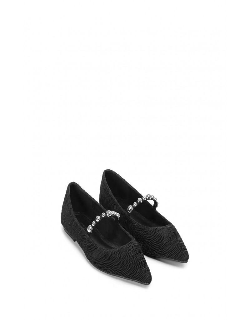 BLACK FLATS